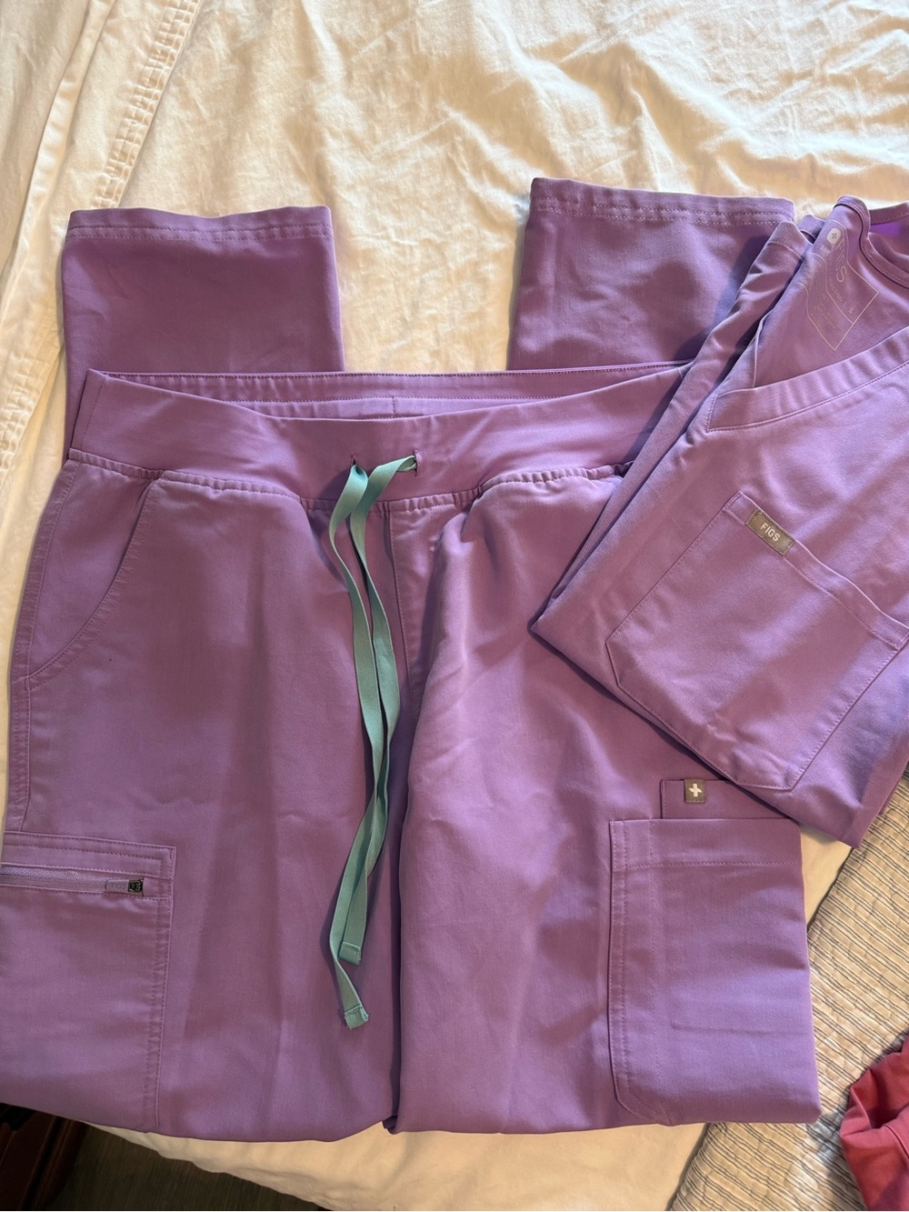 Figs Women's Lavender Scrub Set M/T